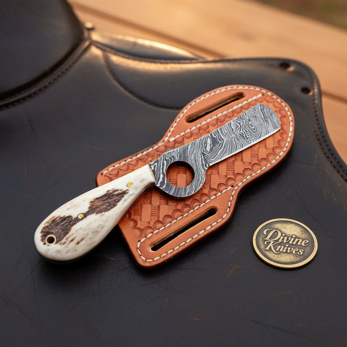 Antler Loop Bull Cutter with Integrated Finger Loop and Antler Handle