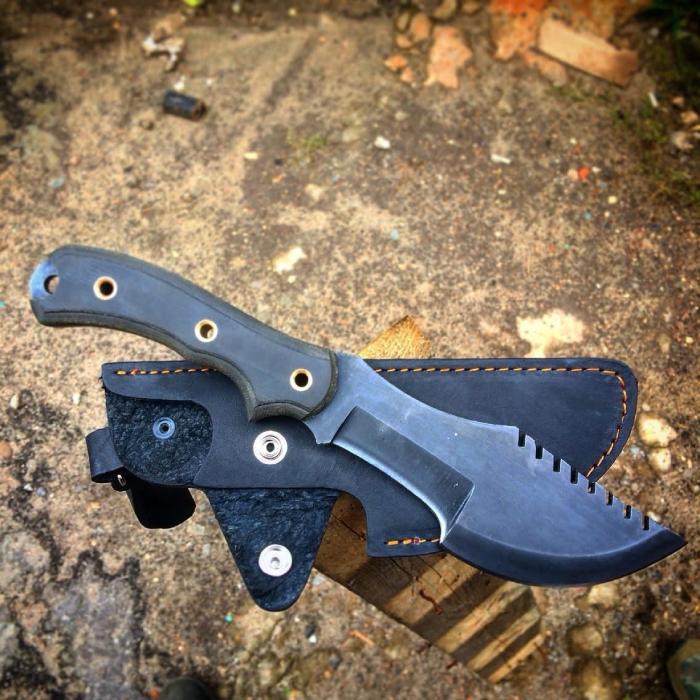 Shadowback Tracker Knife with Sawback Spine