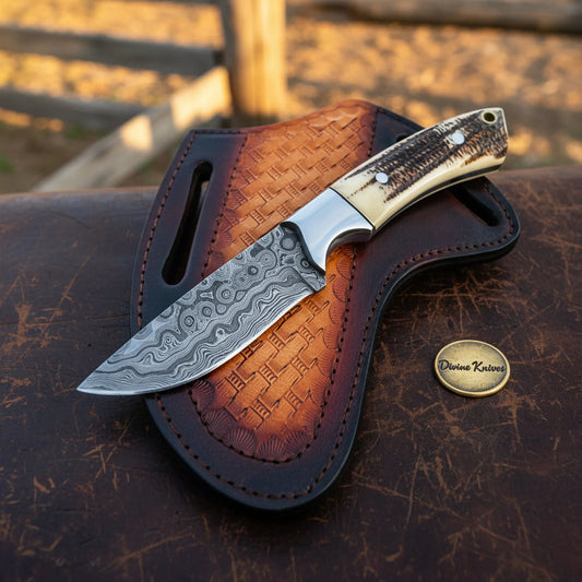 Stagbone Wrangler Cowboy Knife with Damascus Wood Grain Blade